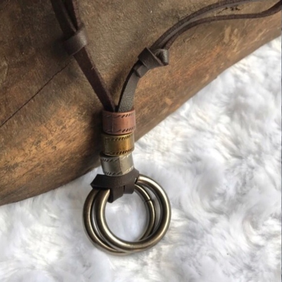 RETRO DOUBLE RING LEATHER NECKLACE - Picture 2 of 4
